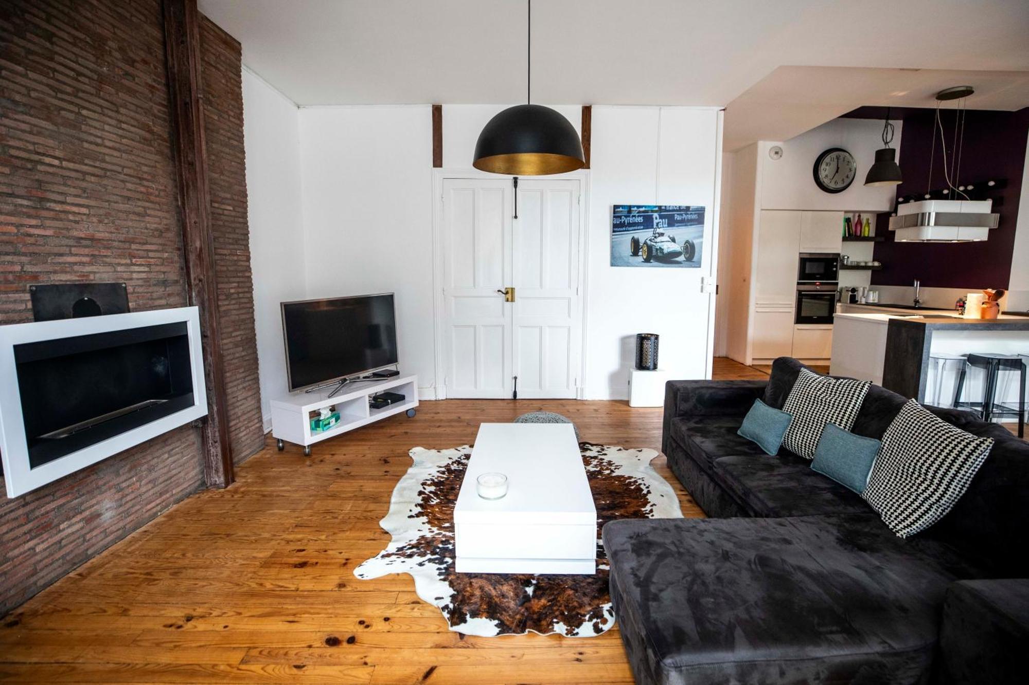 L'Appartement Lieu De Qualite En Centre Ville De 포 외부 사진
